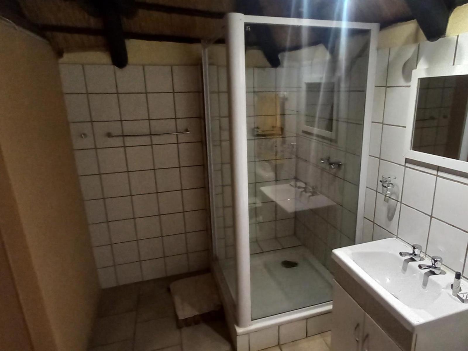 Ombinda Country Lodge Outjo Zimmer foto